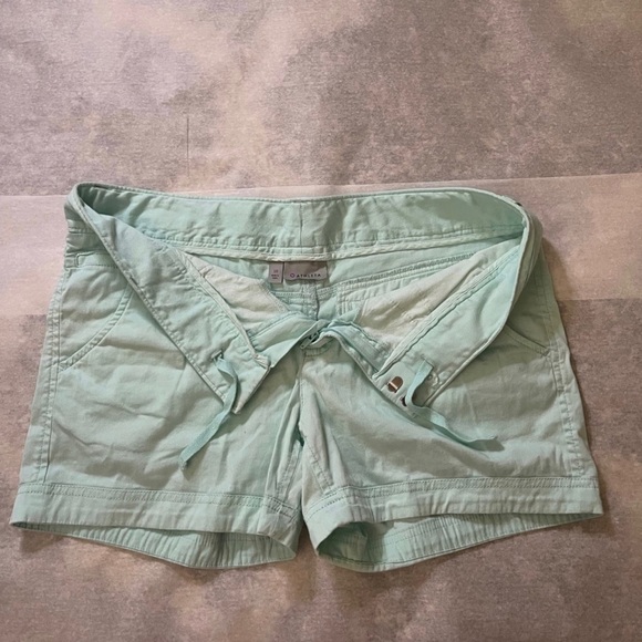 Athleta Hiking Shorts Women’s Size 10 - Picture 2 of 8
